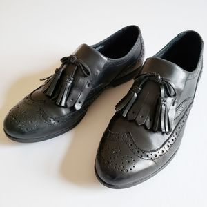 Born oxford style shoe size 8.5